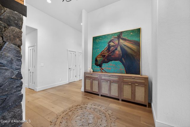 10812 N LAKEVIEW DR, Hayden Lake, ID 83835