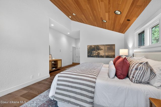 10812 N LAKEVIEW DR, Hayden Lake, ID 83835