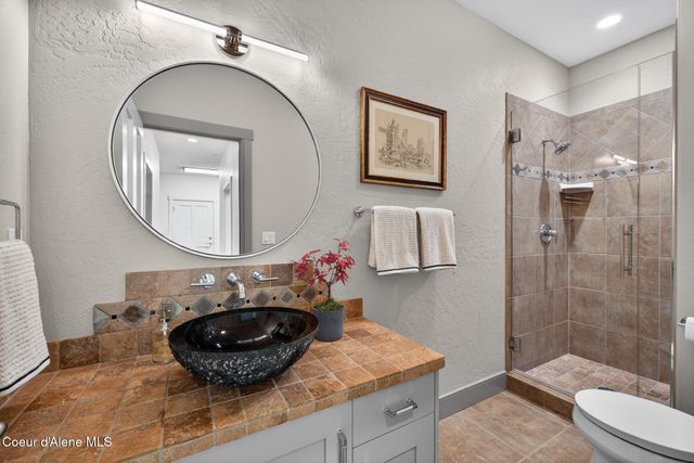 10812 N LAKEVIEW DR, Hayden Lake, ID 83835