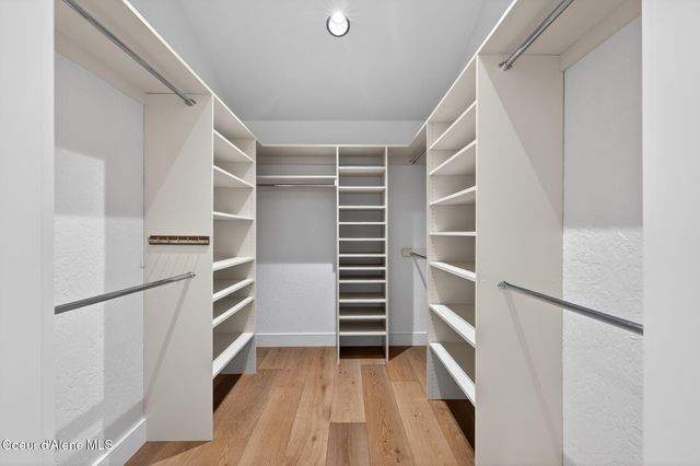 10812 N LAKEVIEW DR, Hayden Lake, ID 83835