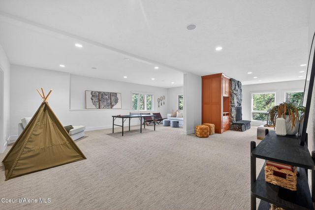 10812 N LAKEVIEW DR, Hayden Lake, ID 83835