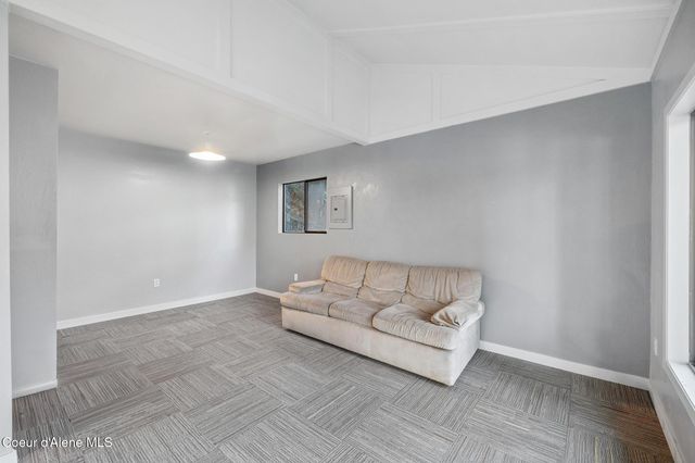 10812 N LAKEVIEW DR, Hayden Lake, ID 83835