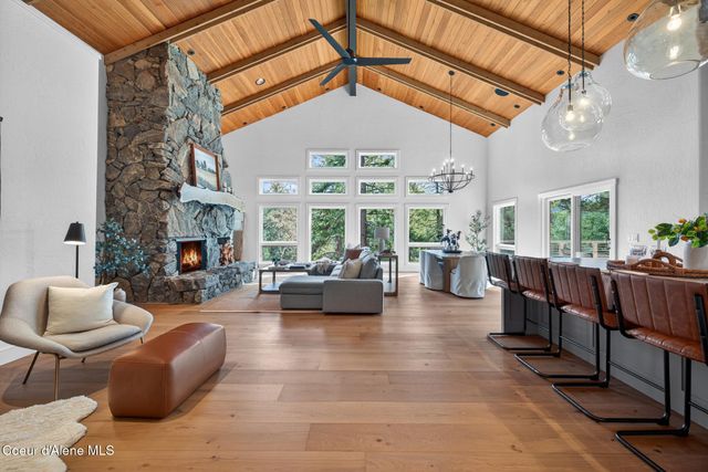 10812 N LAKEVIEW DR, Hayden Lake, ID 83835