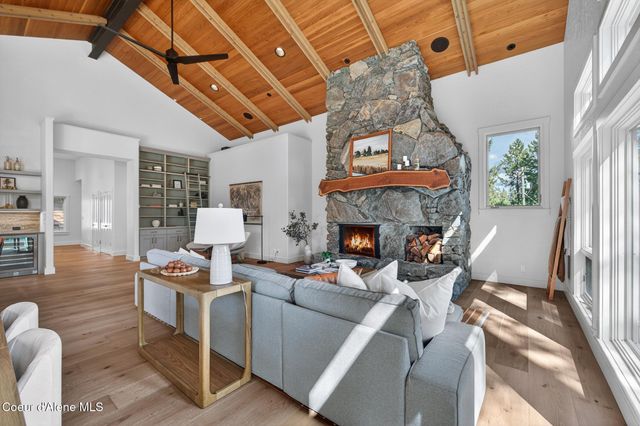 10812 N LAKEVIEW DR, Hayden Lake, ID 83835