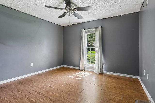 34448 Gravesbriar Dr, Denham Springs, LA 70706