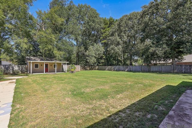 34448 Gravesbriar Dr, Denham Springs, LA 70706