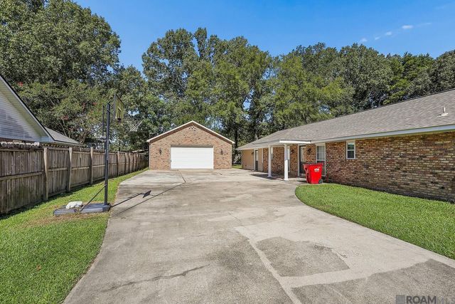 34448 Gravesbriar Dr, Denham Springs, LA 70706
