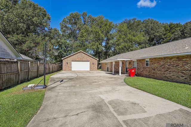 34448 Gravesbriar Dr, Denham Springs, LA 70706