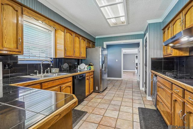 34448 Gravesbriar Dr, Denham Springs, LA 70706