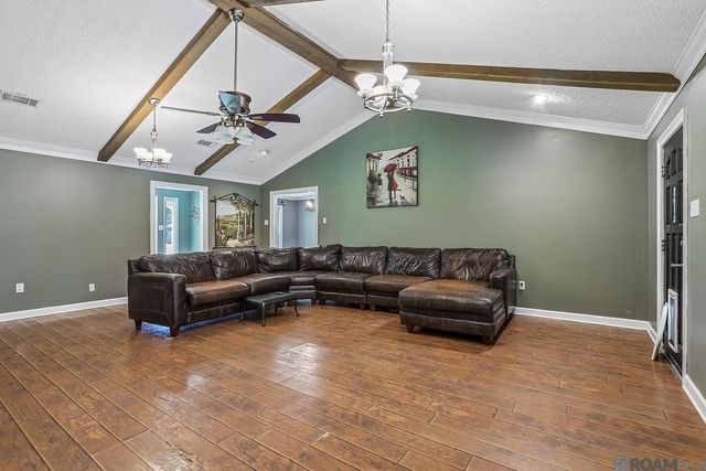34448 Gravesbriar Dr, Denham Springs, LA 70706