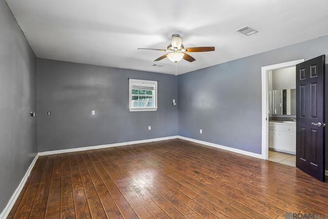 34448 Gravesbriar Dr, Denham Springs, LA 70706