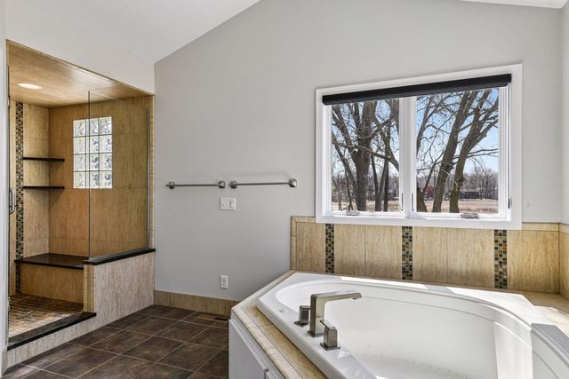 2561 Wexford Lane, Mound, MN 55364