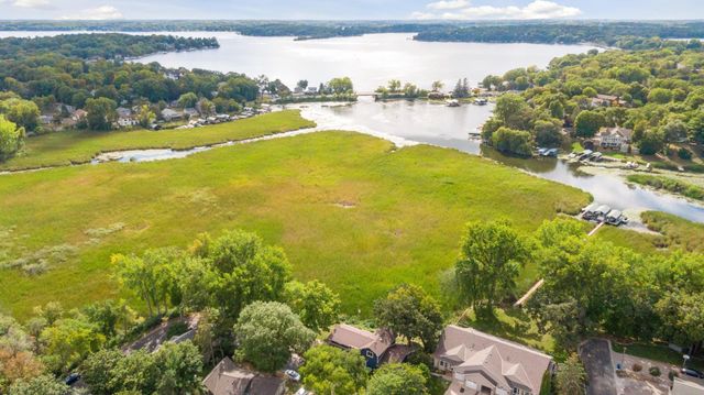 2561 Wexford Lane, Mound, MN 55364