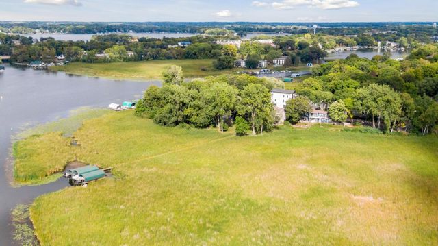 2561 Wexford Lane, Mound, MN 55364