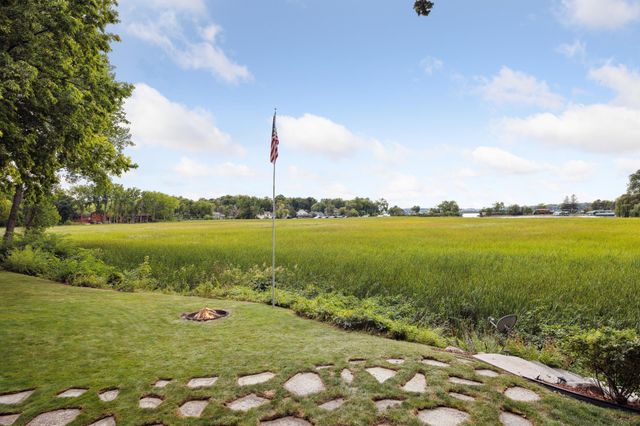 2561 Wexford Lane, Mound, MN 55364