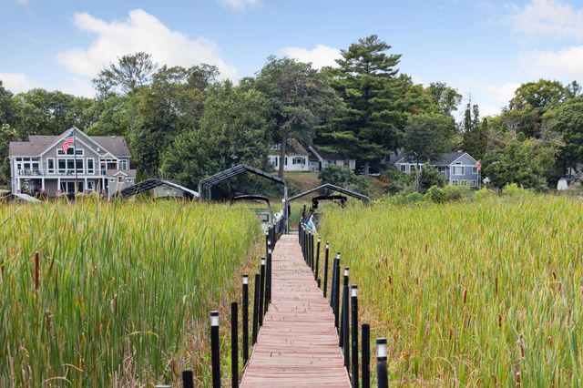 2561 Wexford Lane, Mound, MN 55364