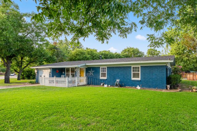 315 Hillcrest Street, Mansfield, TX 76063