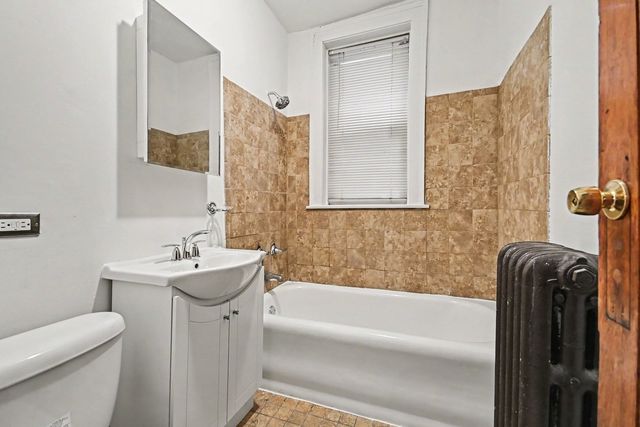 5028 W Adams Street, Chicago, IL 60644