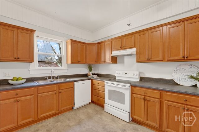 1902 Barnard Street, Savannah, GA 31401