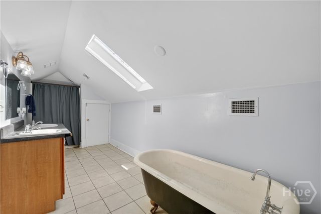 1902 Barnard Street, Savannah, GA 31401