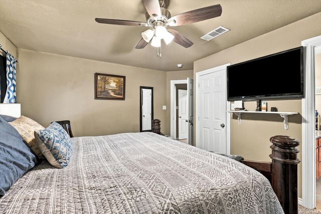 230 Oakwood Circle, Shady Shores, TX 76208