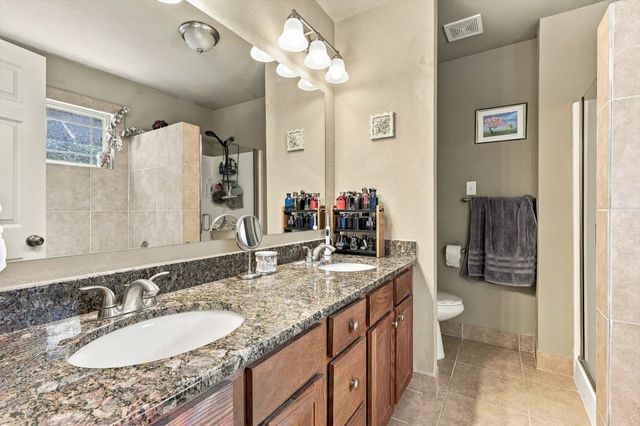 230 Oakwood Circle, Shady Shores, TX 76208