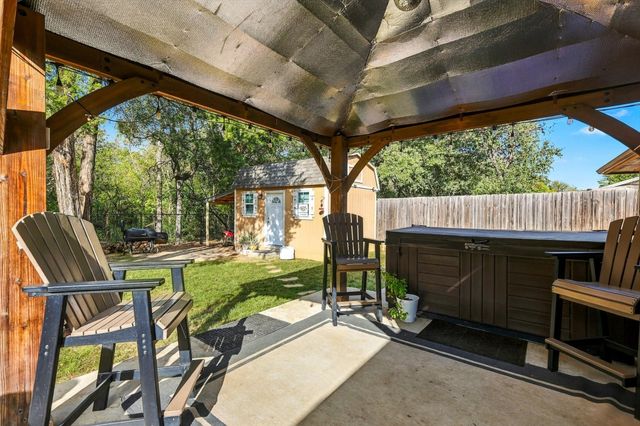 230 Oakwood Circle, Shady Shores, TX 76208