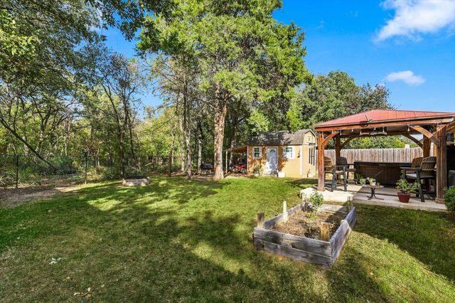230 Oakwood Circle, Shady Shores, TX 76208
