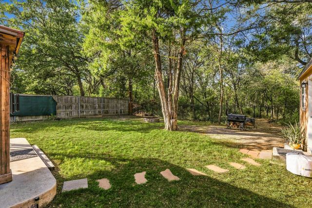 230 Oakwood Circle, Shady Shores, TX 76208