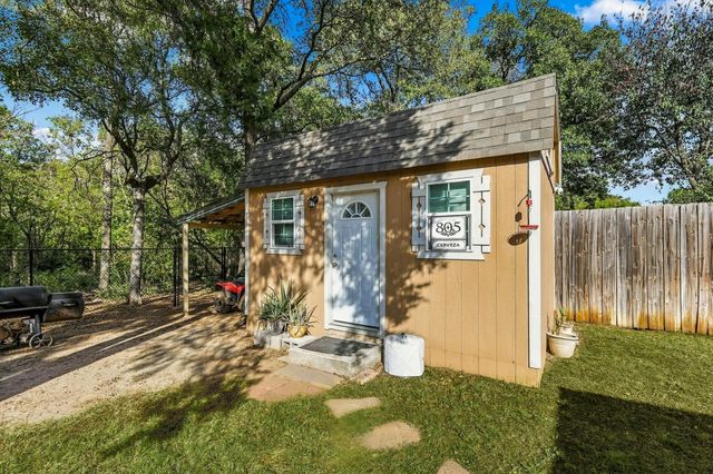 230 Oakwood Circle, Shady Shores, TX 76208