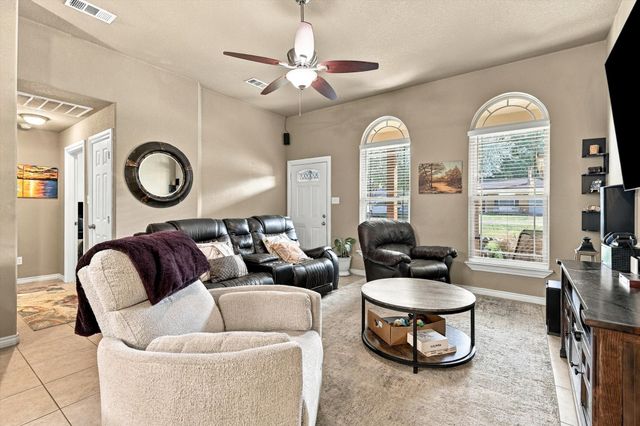 230 Oakwood Circle, Shady Shores, TX 76208