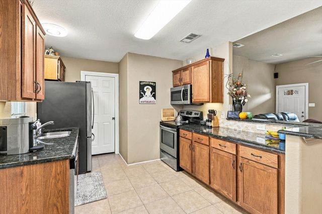 230 Oakwood Circle, Shady Shores, TX 76208