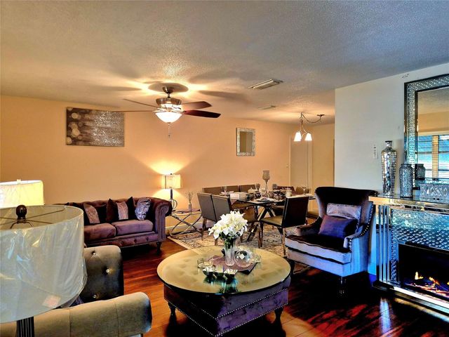 1390 NW 70th Lane, Margate, FL 33063