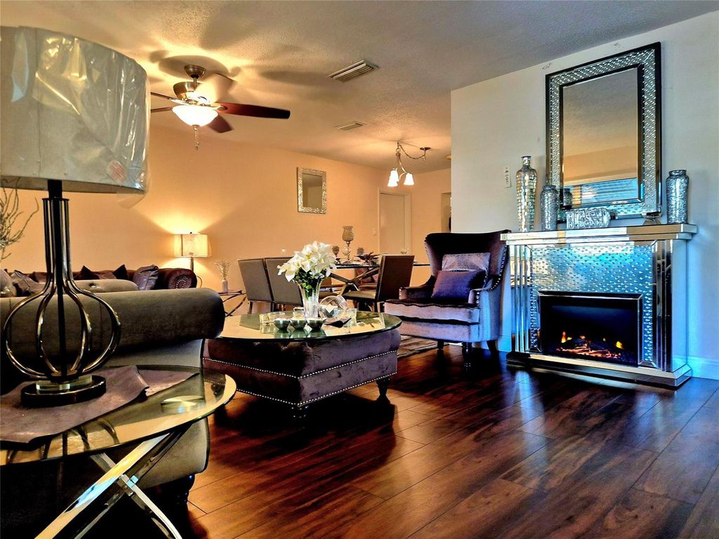 1390 NW 70th Lane, Margate, FL 33063