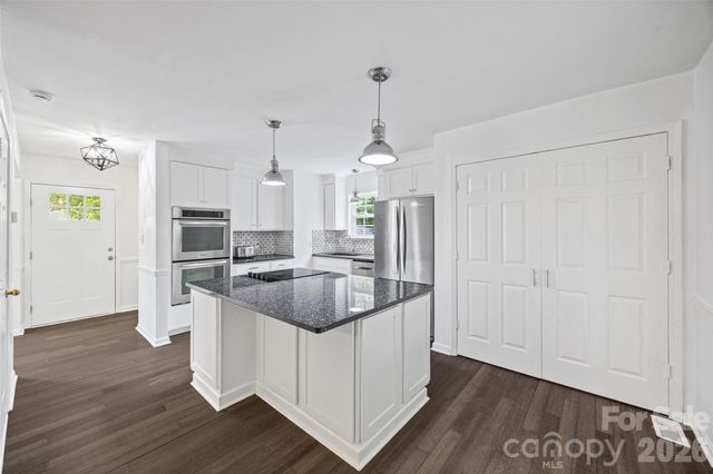 6226 Dumont Lane, Charlotte, NC 28269