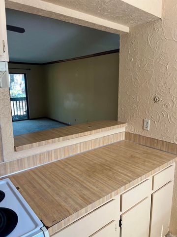 518 Green Mountain Cir Apt 13, Little Rock, AR 72211