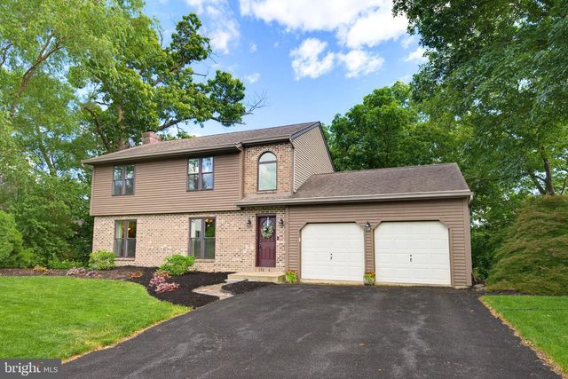 3885 STERLING WAY, Columbia, PA 17512