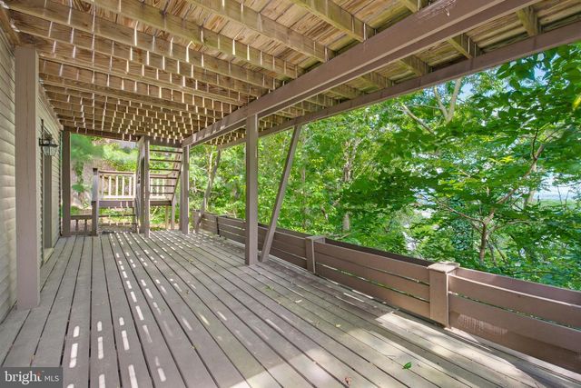 3885 STERLING WAY, Columbia, PA 17512