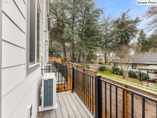 8624 Sw 21st Ave 4, Portland, OR 97219