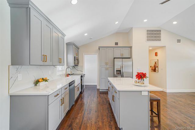 45 Oaklawn Avenue, Farmingville, NY 11738