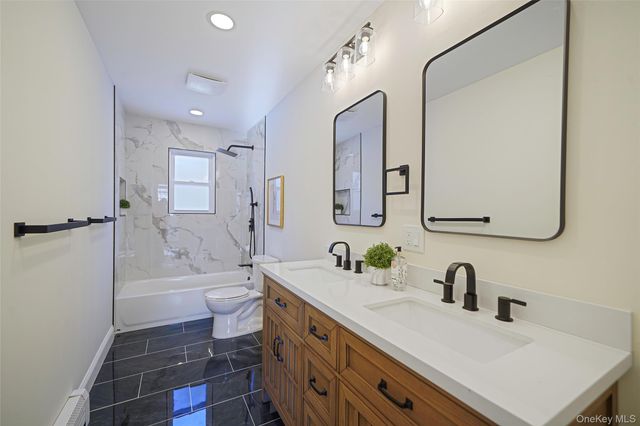 45 Oaklawn Avenue, Farmingville, NY 11738