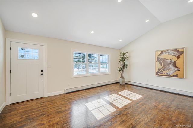 45 Oaklawn Avenue, Farmingville, NY 11738