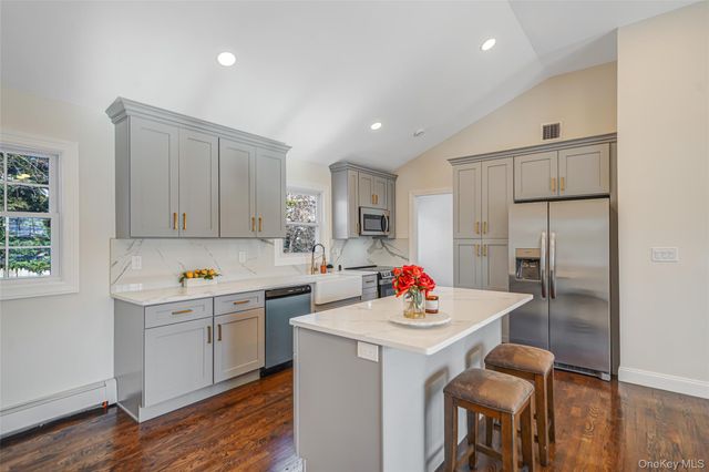 45 Oaklawn Avenue, Farmingville, NY 11738