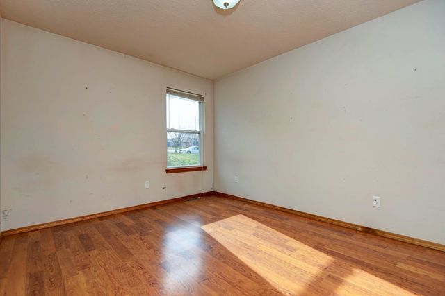 1111 W Verna Lane, Nixa, MO 65714