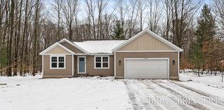 5233 W Lakewood Road, Whitehall, MI 49461