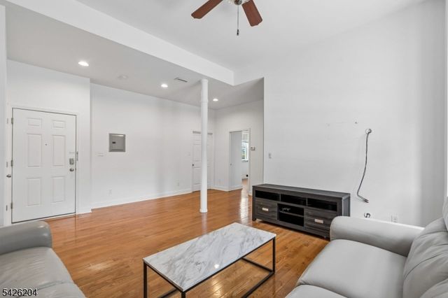 1 Grant St 1, Montclair Twp., NJ 07042