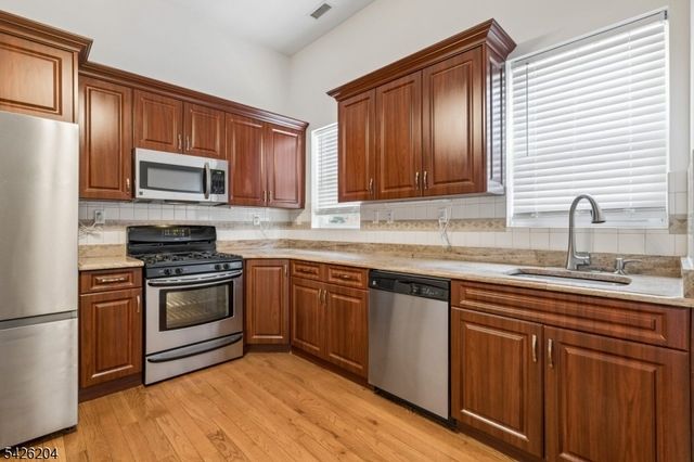 1 Grant St 1, Montclair Twp., NJ 07042