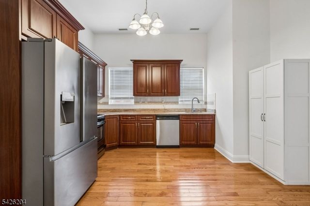 1 Grant St 1, Montclair Twp., NJ 07042