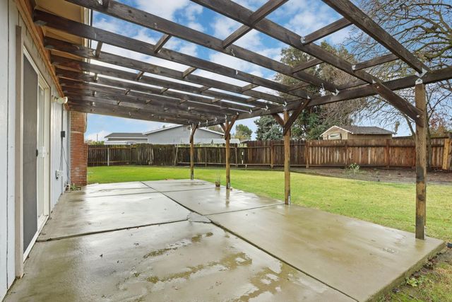 9033 Santa Maria Way, Stockton, CA 95210