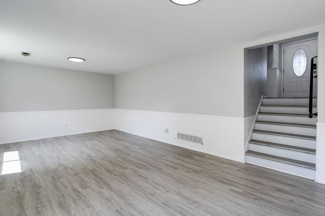 9221 W Suncrest St, Wichita, KS 67212